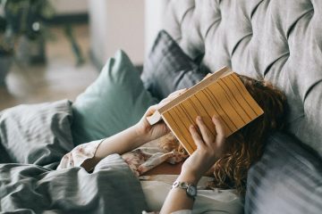 Avantajele alegerii unui pat tapiţat pentru dormitorul tău